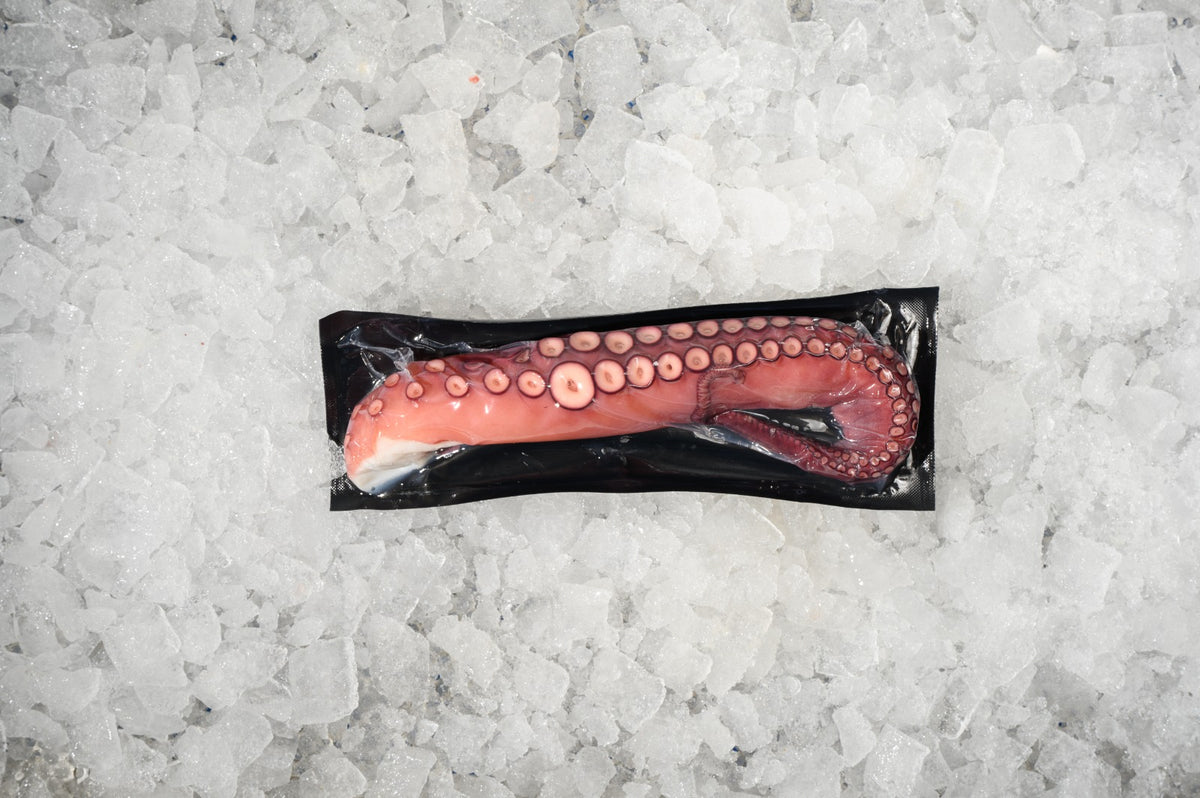 1 Tentacul de caracatiță prefiert, în suc propriu 180 - 230g